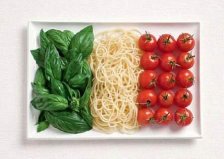 bandiera-italia-pomodori-spaghetti-basilico